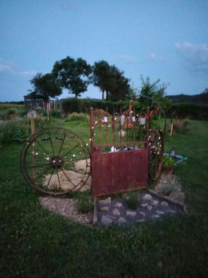 La Brousse Kacha Bed & Breakfast Malleret-Boussac Eksteriør bilde
